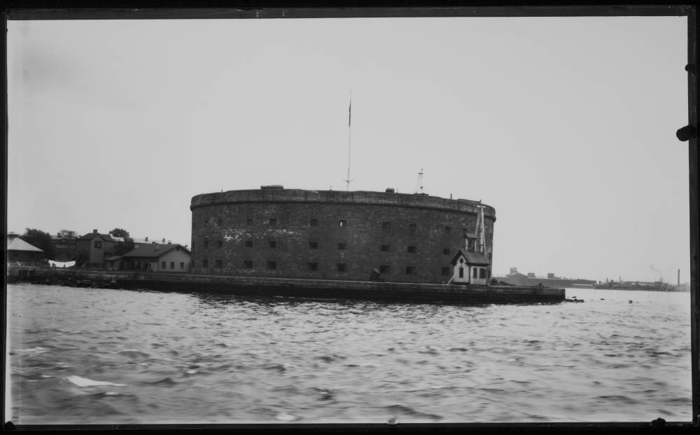 Photo by the George Eastman House, courtesy Library of Congress