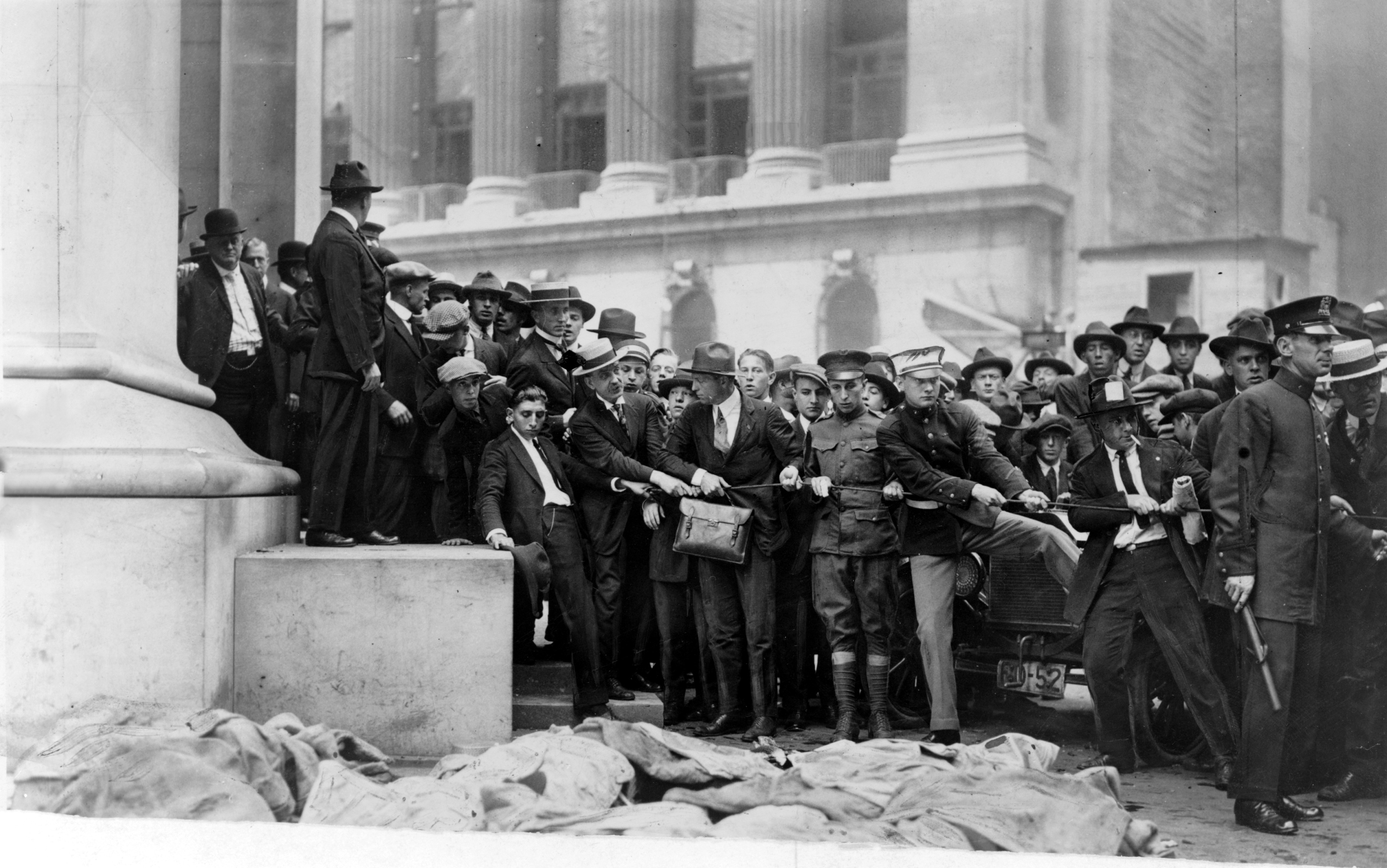 WallStexplosion1920