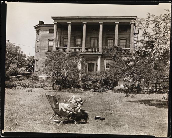 Courtesy Museum of the City of New York, photo by Berenice Abbott