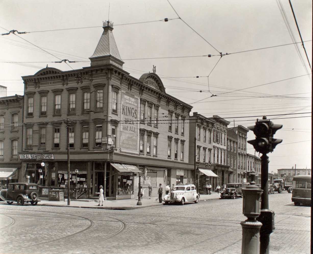 Photo by Berenice Abbott, courtesy NYPL