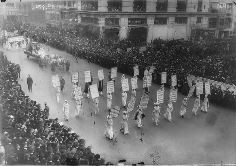 Suffragettes on Parade! In 1915, thousands march for right to vote