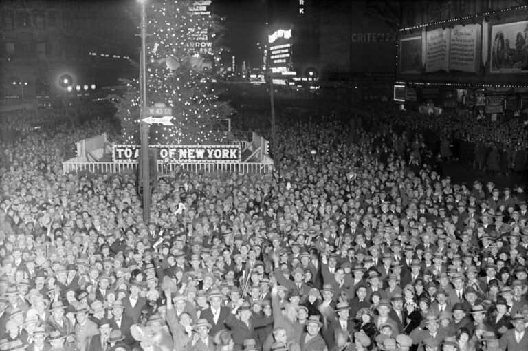 Ringing in 1921: “The dullest New Year’s Eve New York has ever seen.” Or was it?